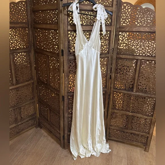 NEW NWT Reformation Pernille Silk Dress NEW NWT Reformation Pernille Silk Dress